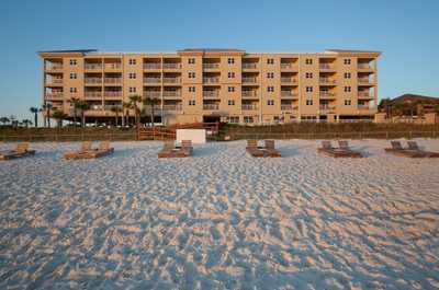 You will love to enjoy a relaxing vacation at this prime destination!