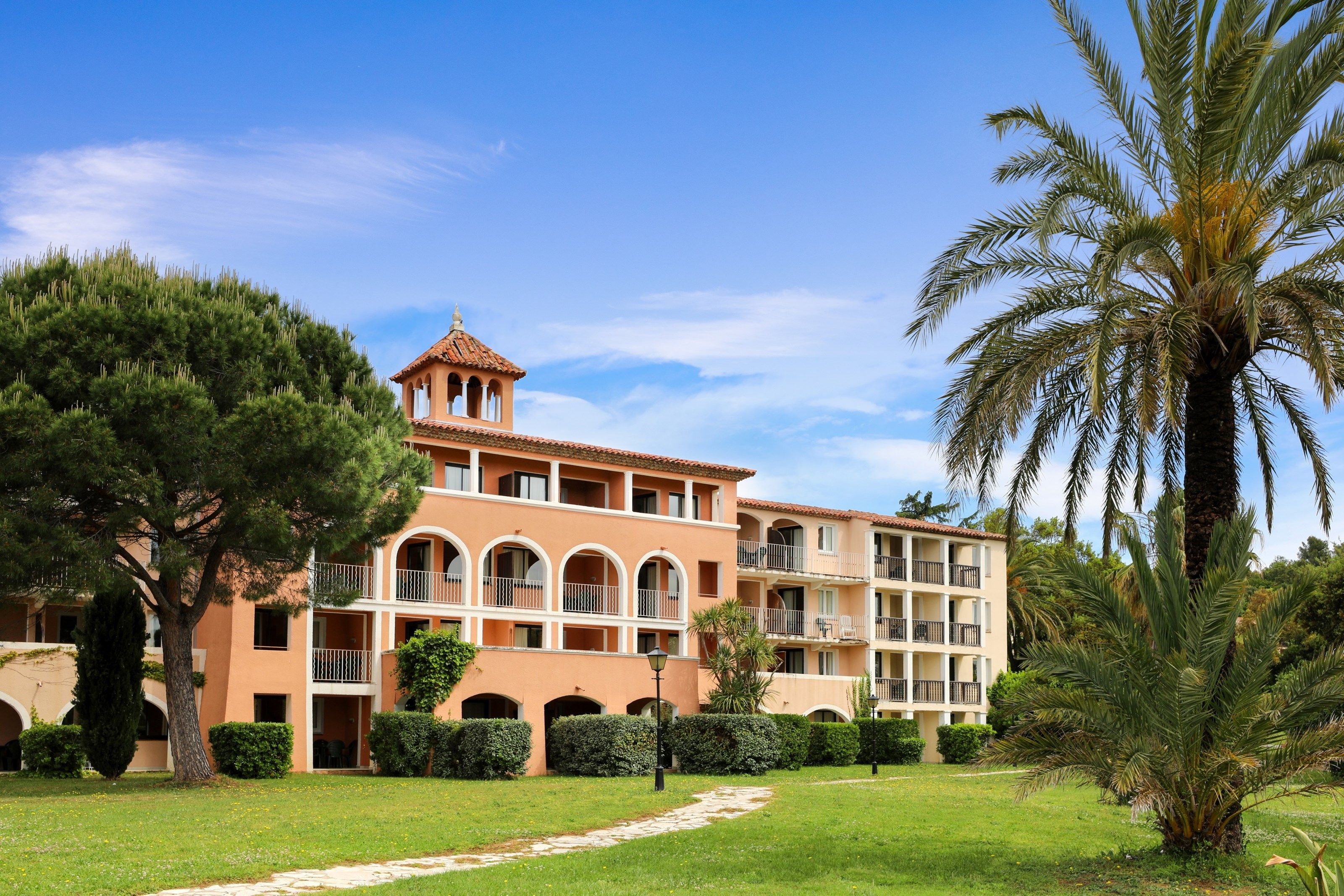 image Enjoy a relaxing holiday in Grimaud.
