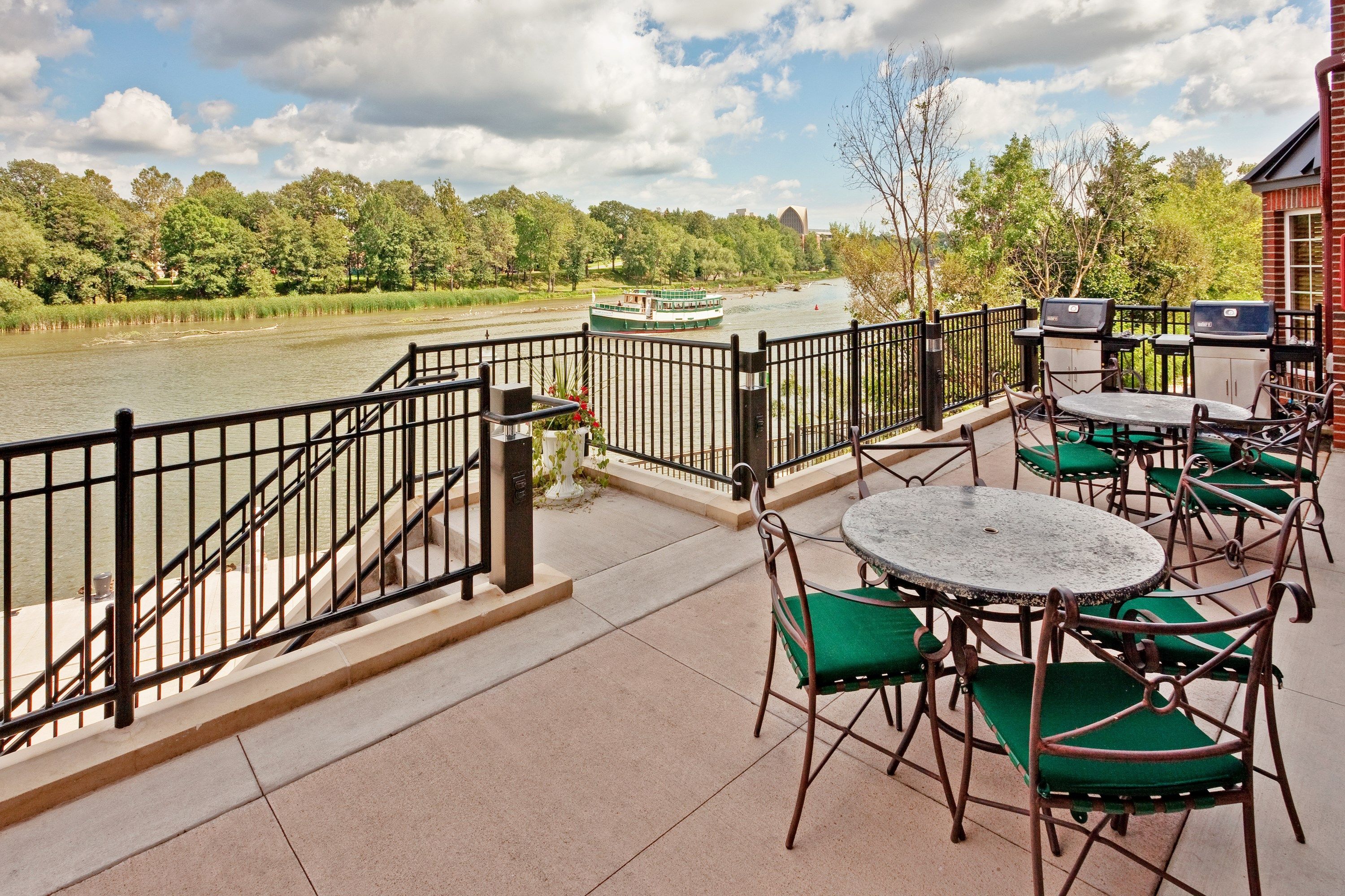 image Experience the picturesque atmosphere at this amazing property.