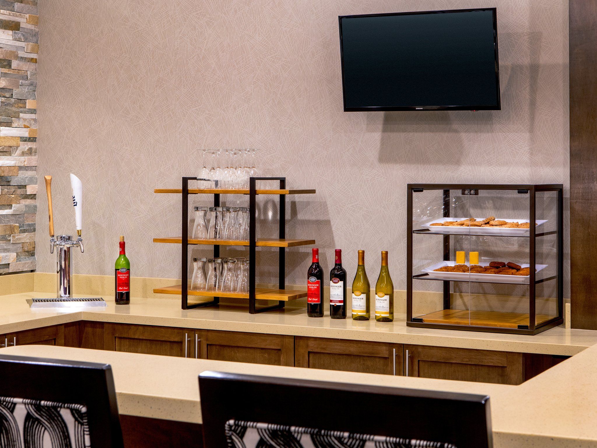 image Spacious amenity area with comfortable seating.