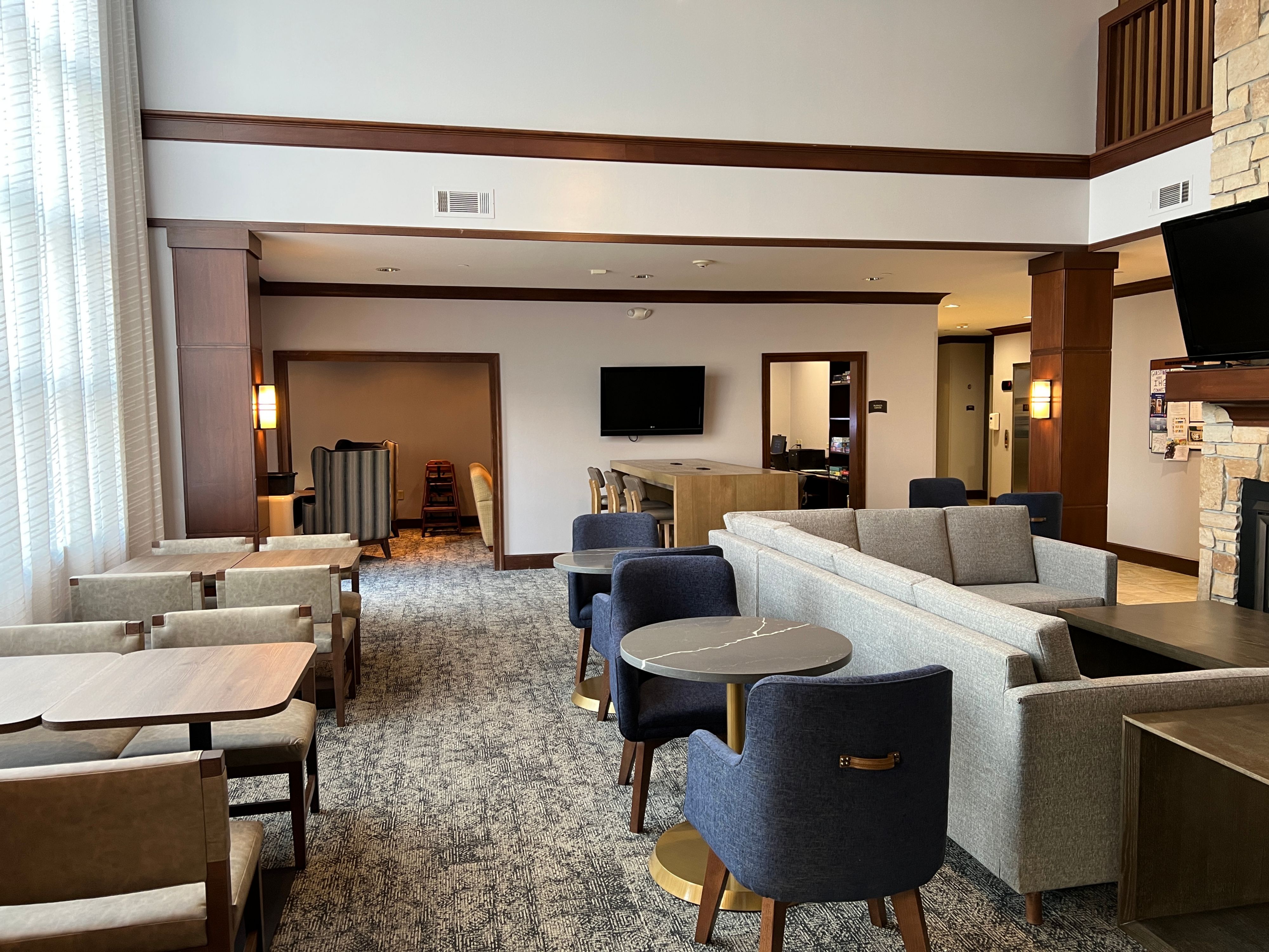 image Lobby lounge with comfortable seating and natural light.