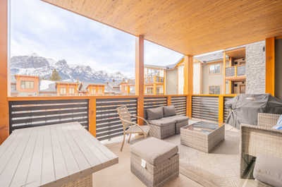 Relax on your private balcony, soaking in the mountain views and fresh air.