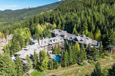 Panoramic view of the property, perfectly situated for a summer escape.
