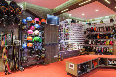 Find all your skiing essentials at SKISET, offering a wide range of gear and accessories to get you ready for the slopes.