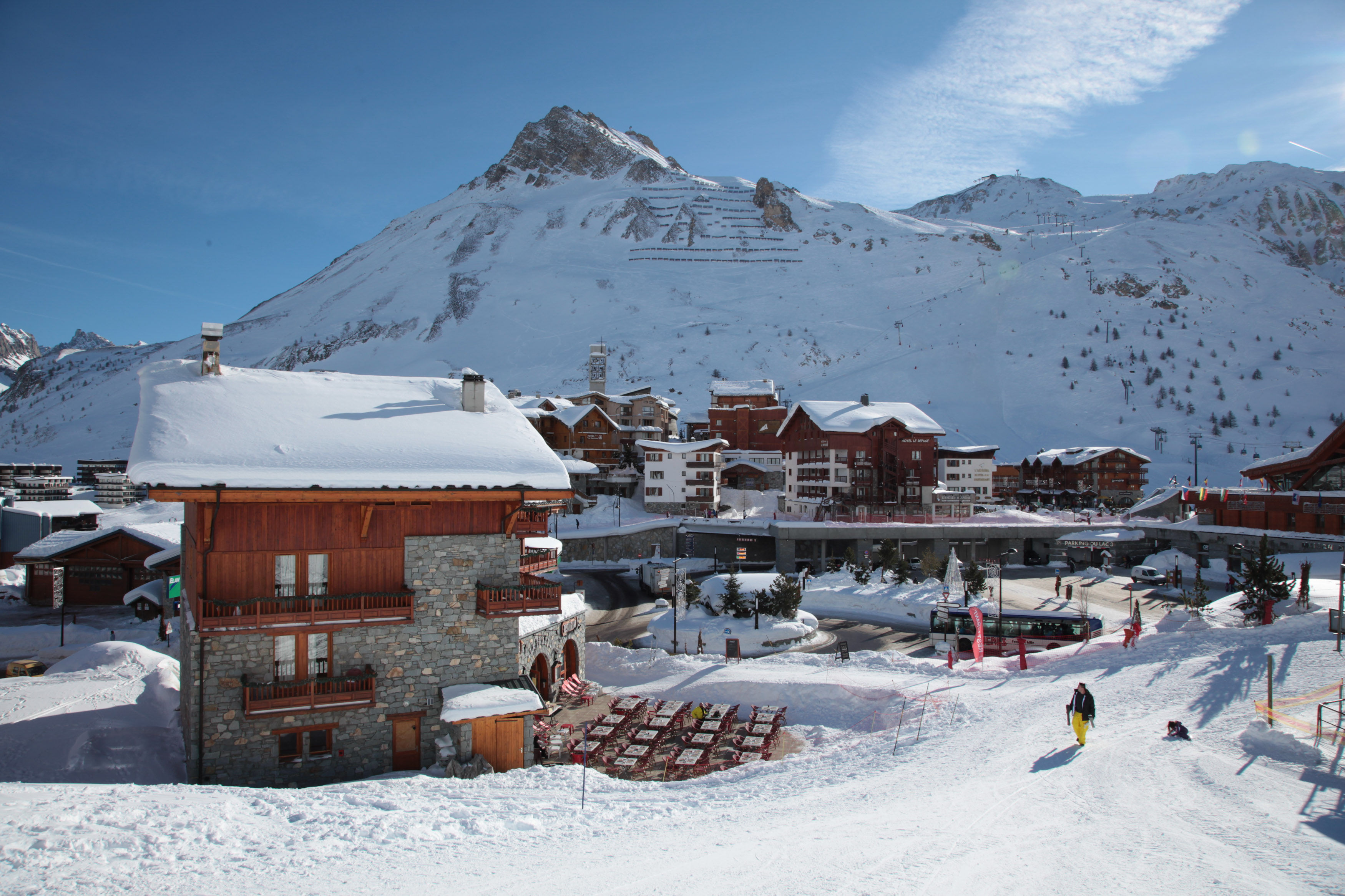 image Snowy paths lead from the residence directly to the pistes, perfect for families and beginners.