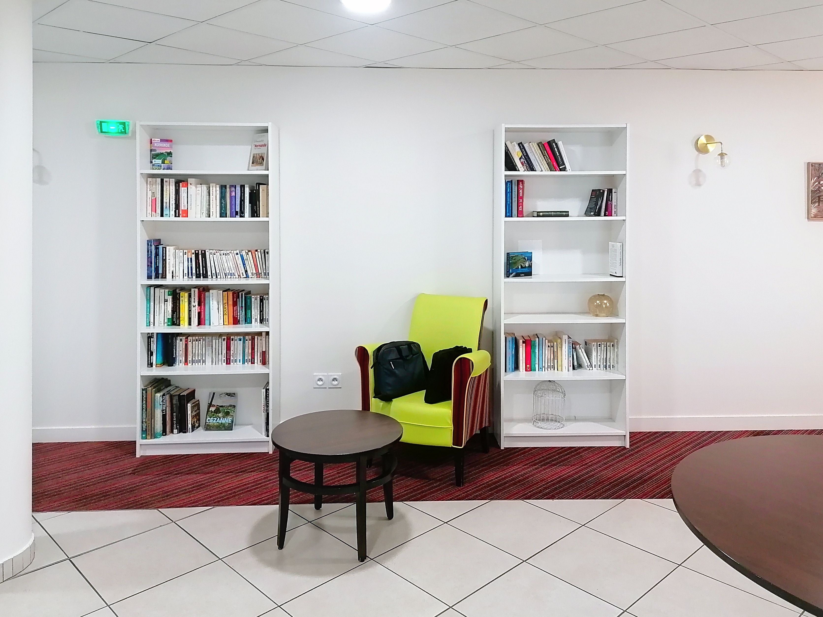 image Reception lounge offering a relaxed seating area for guests.