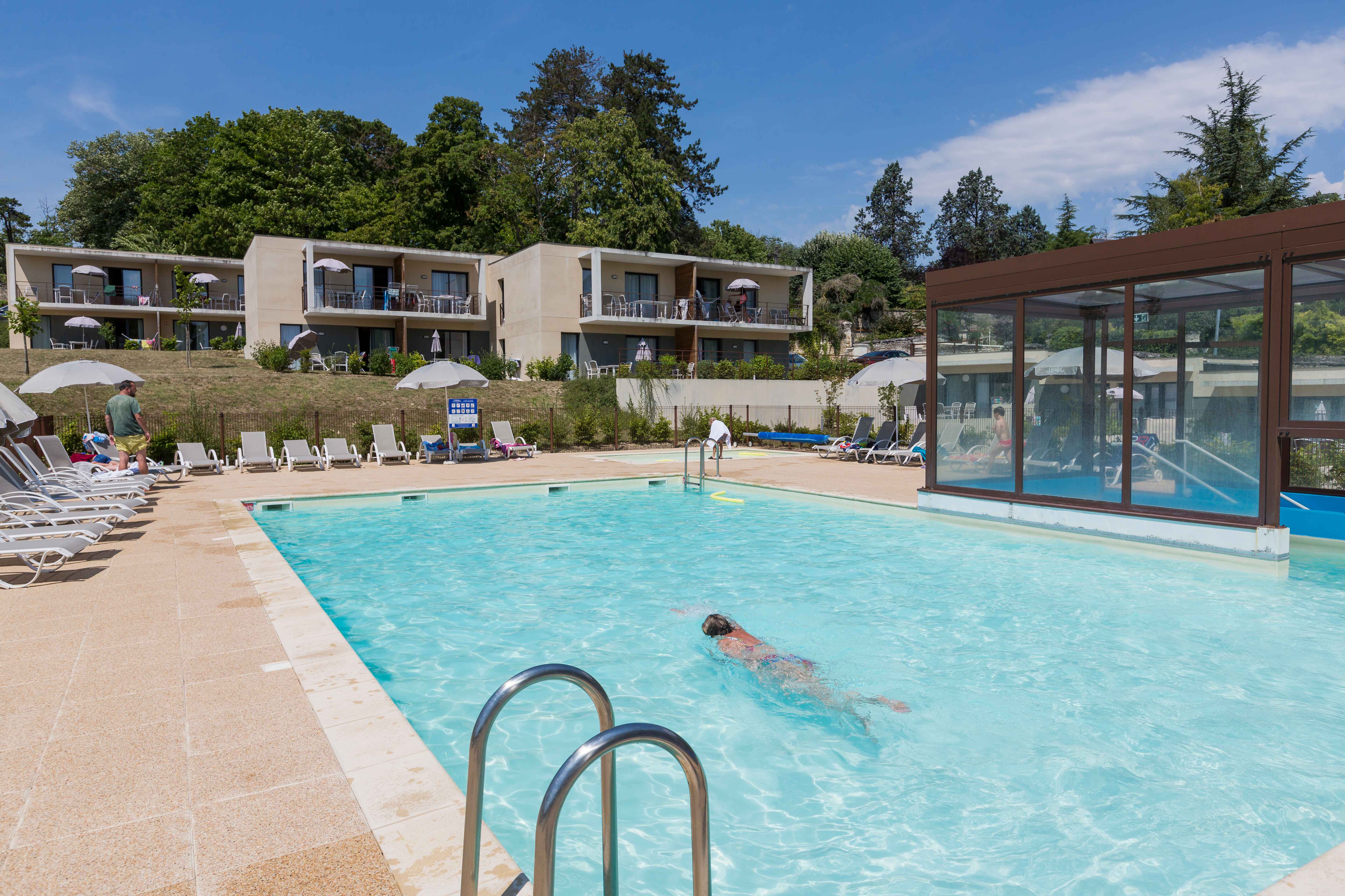 image The sparkling outdoor pool invites you to unwind after a day exploring the Loire Valley's famous châteaux and vineyards.
