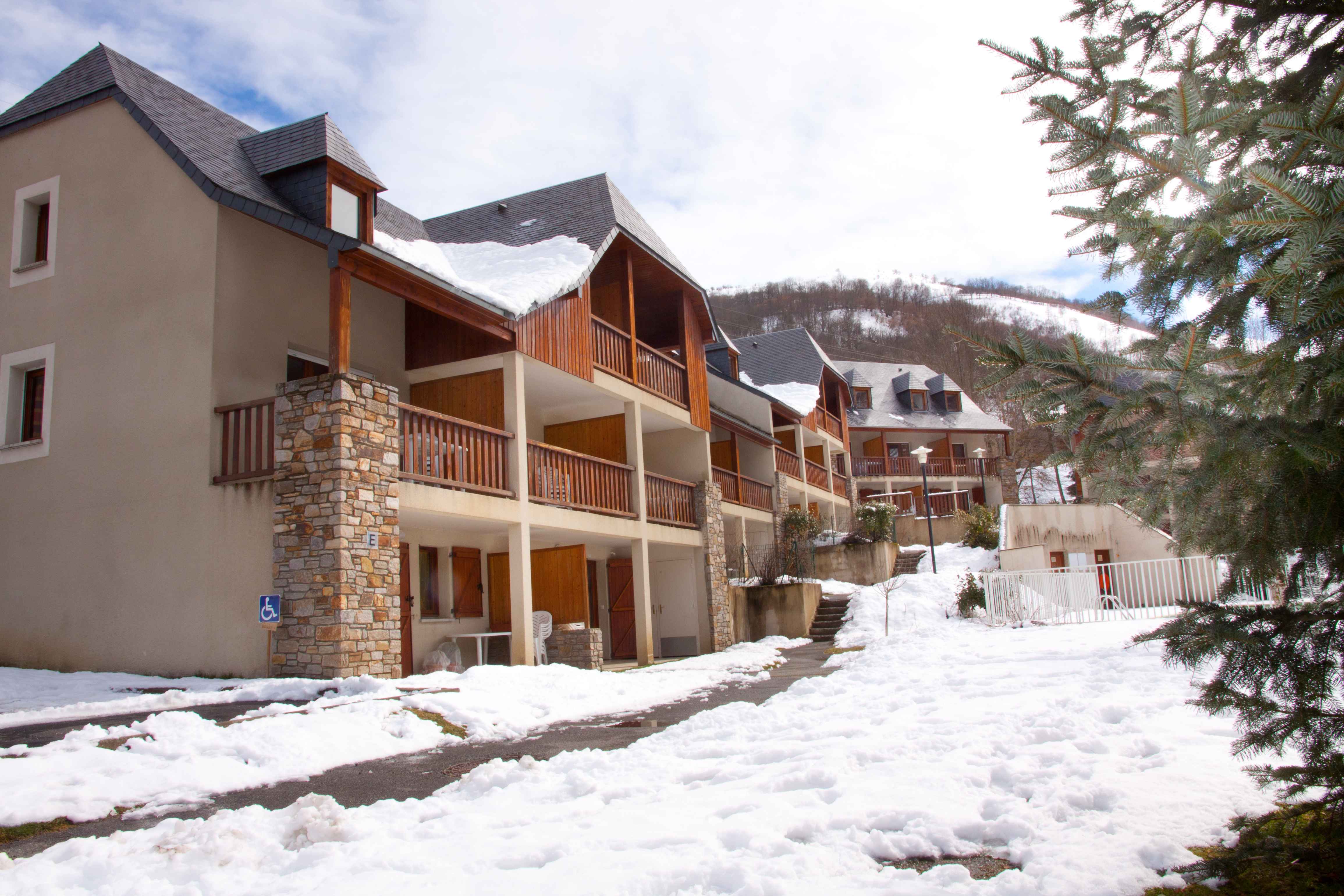 image In winter, the snow-covered residence becomes an ideal base just minutes from the ski areas, with the Skyvall gondola only 750m away.