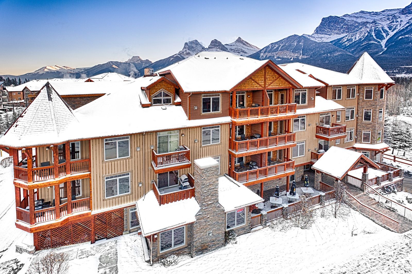 image Welcome to your home away from home in the mountains!